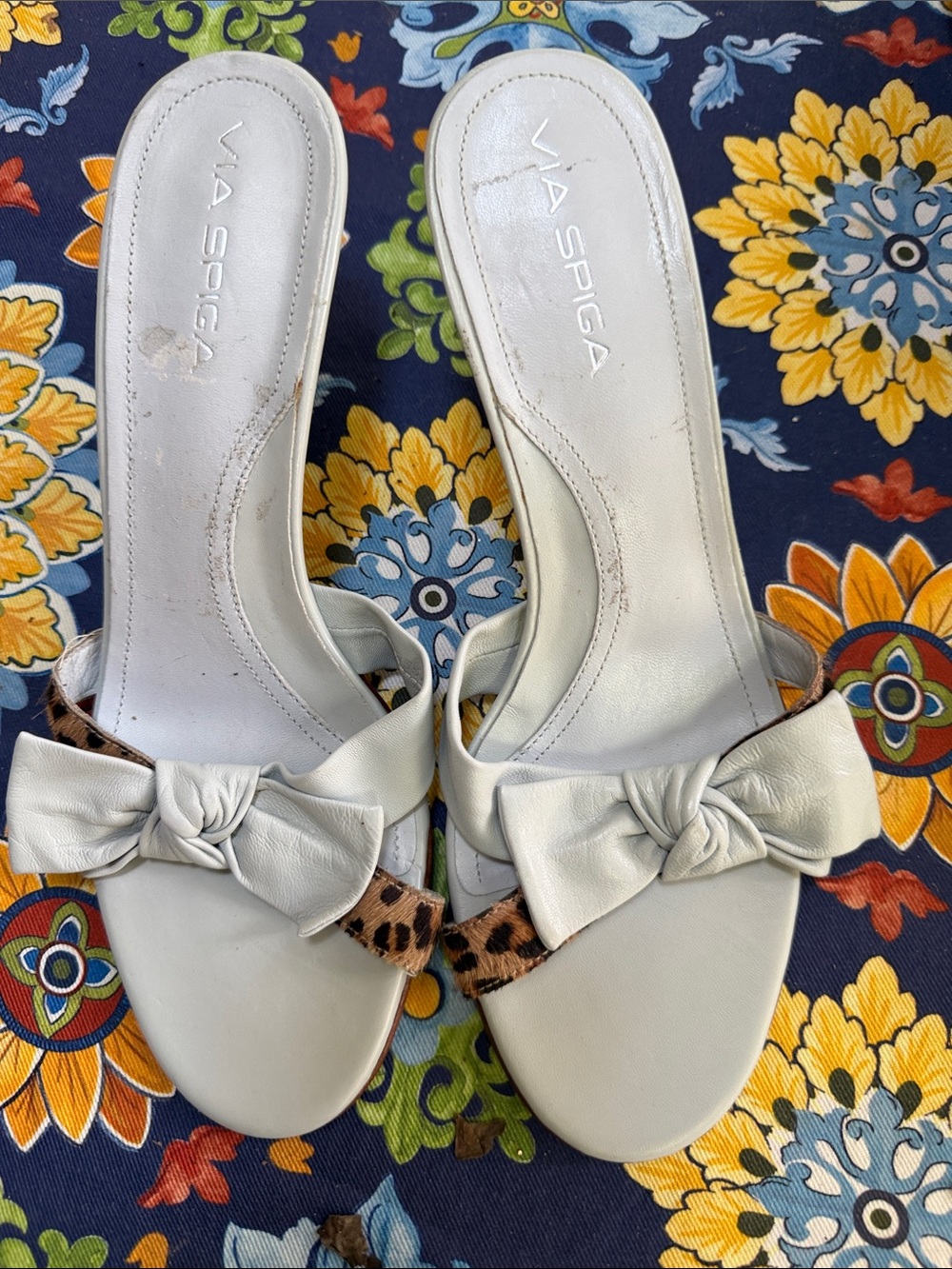 Via Spiga White Slide Sandals with Leopard Strap and Bow